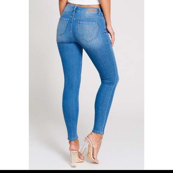 YMI Wanna Betta Shape Mid Rise Skinny Jeans New With Tags - Picture 3 of 6